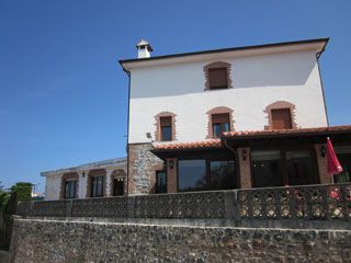 fachada restaurante la Chata Cantabria