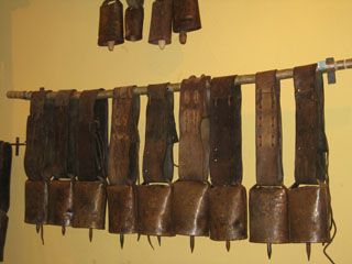 Exposicion de Campanos Restaurante la Pirula Santander