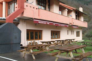 Edificio Restaurante Parrila El Carmen Cosio