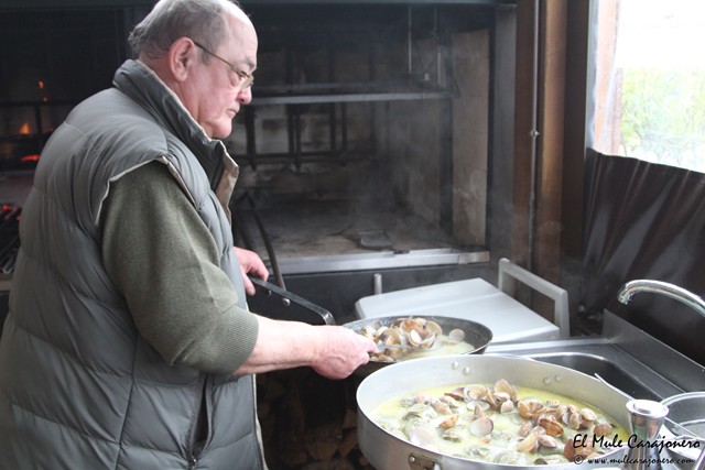 Alcachofas a la brasa con almejas Restaurante Parrila El Carmen Cosio
