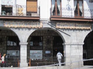 Fachada Soportales Segoviano Restaurante Castro Urdiales