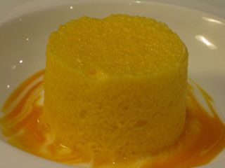 Esponjoso de cítricos con coco y mandarina