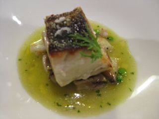 Mero con toque de plancha y emulsion de navajas
