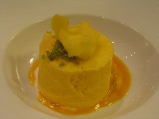 Esponjoso de cítricos con coco y mandarina