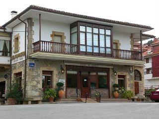 2010_macho_001