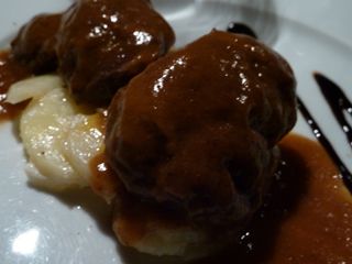 cena 010