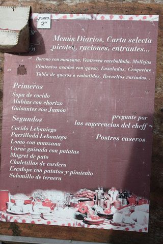 Cartel Fachada el desvan Capitan Palacio Potes