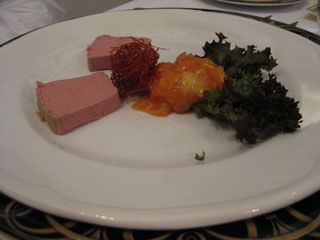 Terrina de higado de ave trufada con ensalada de papaya y chili Restaurante San Roman Escalante