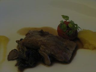 cabrito en dos cocciones con crema de manzana asada y ragout de setas El Serbal Santander Restaurante 