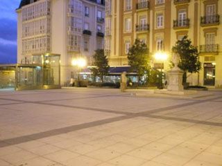 Frente Restaurante la Compañia Santander
