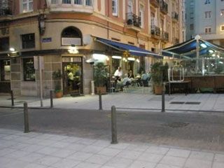 Frente Restaurante la Compañia Santander
