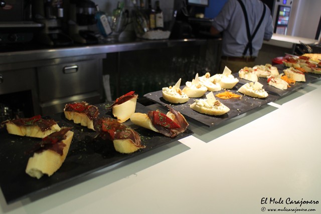 Barra de pinchos Restaurante La Bocana Santander