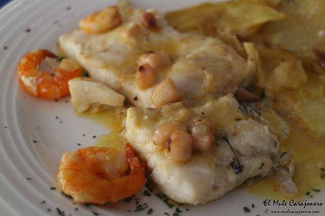 Merluza al horno Restaurante La Bocana Santander