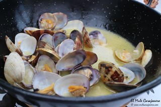 Almejas sarten Restaurante Arrnia Loungue