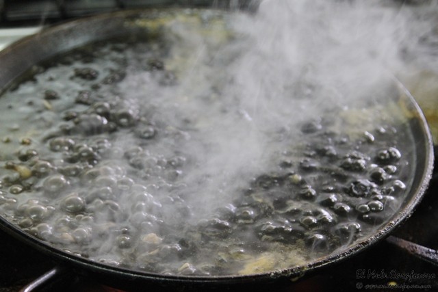Arroz negro Restaurante Arrnia Loungue