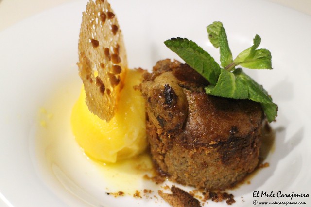 Tarta de avellana, especial celiacos, con mandarina 23 restaurante Santander