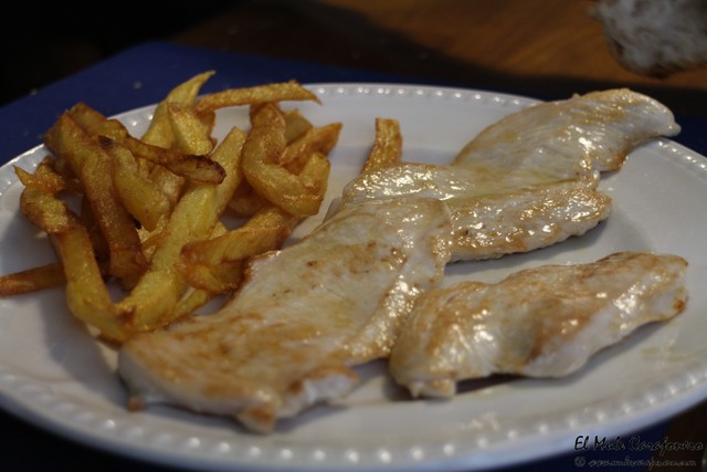 Filete de pollo con patatas Restaurante Tinin Puente Arce 