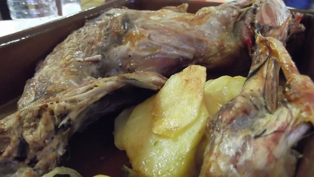 Lechazo al horno restaurante La Barca de Treto