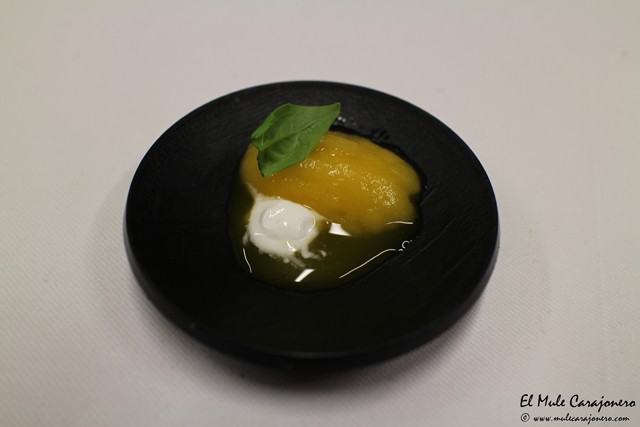 Sorbete de naranja mandarina y albahaca. Cena de gala las Cocinas del Titanic en Las Carolinas