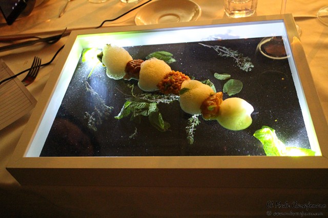 Cordero a baja temperatura, manitas de cordero, arroz y mollejas, con espuma de menta. Cena de gala las Cocinas del Titanic en Las Carolinas