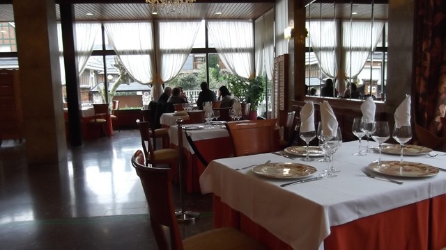 comedor restaurante Cosmopol Laredo Cantabria