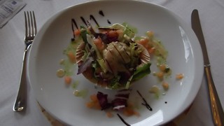 Ensalada Templada de Vieira con Salsa de Cava restaurante Cosmopol Laredo Cantabria