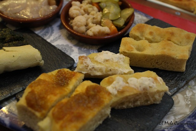 Tarta pascualina, encurtidos, foccacia genovesa en il Boccone Santander