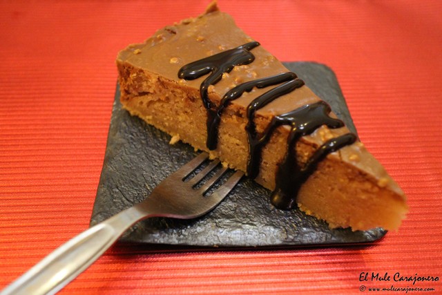 tarta de dulce de leche, fresas, mascarpone y chocolate en il Boccone Santander