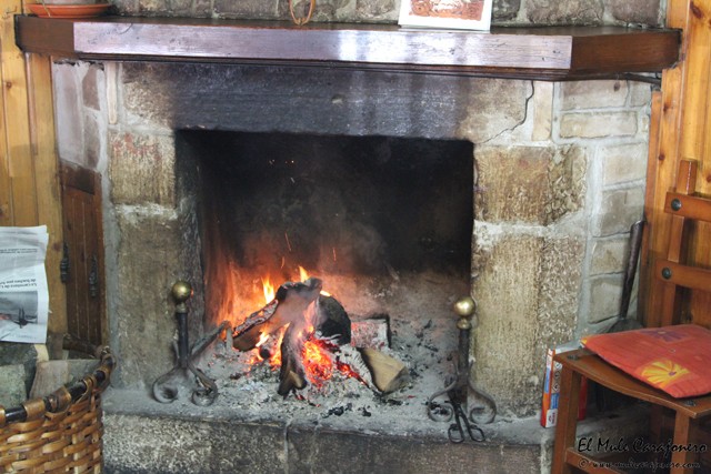 Chimenea de la barra El Mirador de Peña Colsa
