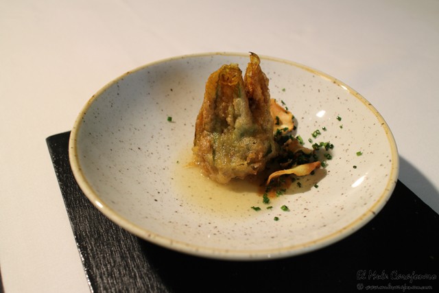 Flor de calabacin rellena de verduritas Vegetalíssimo IX Jornadas