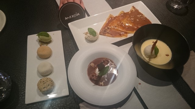  Mochis de Sésamo, Almendra y Frijol Dulce, Crepas con Cajeta, Crema de Jengibre y Sorbete de Litchi y Rocas de Chocolate Aireado con Crema Helada de Coco Restaurante Mexia Santander