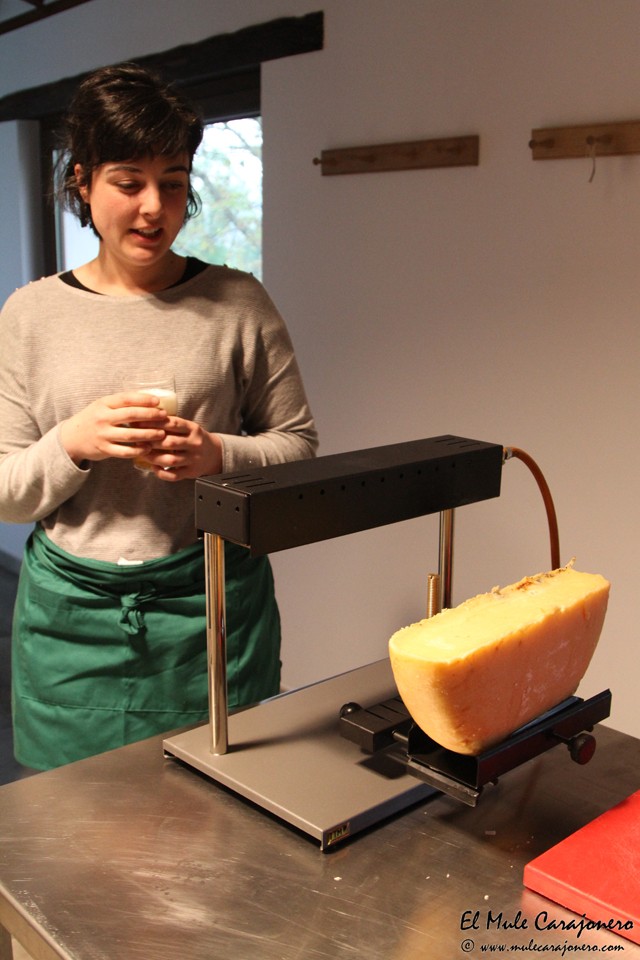 Queso asadero pasiego en la Jarradilla Valles Pasiegos Cantabria
