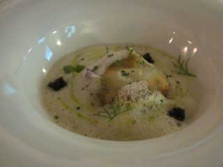 Ostra frita con caviar y espuma de borraja al Champagne El Cenador de Amos Villaverde de Pontones Restaurante