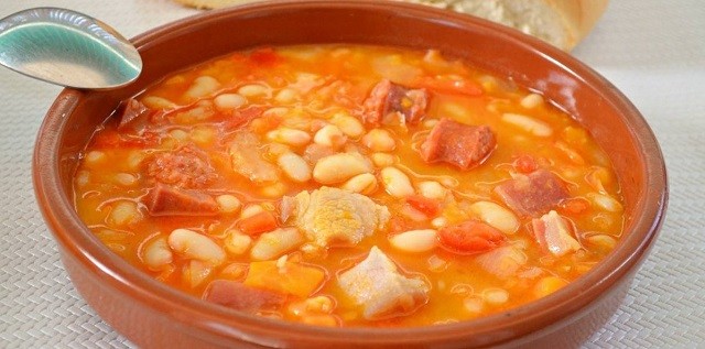 Alubias con Chorizo