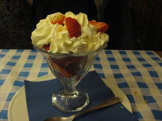 Postre Fresas Restaurante Parrilla Brasas