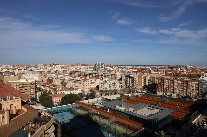 Valencia Fumiferro