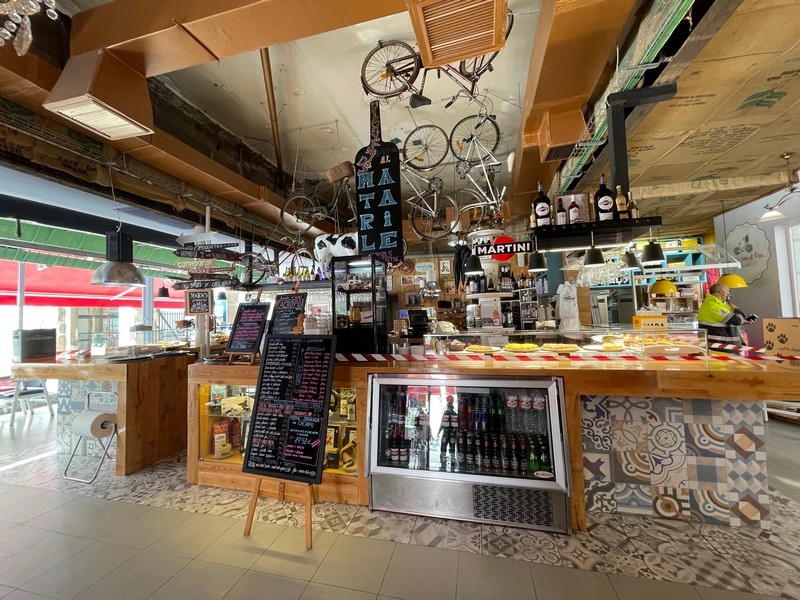 El Hostel & Co