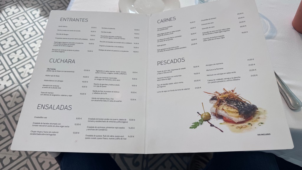 Los Claveles