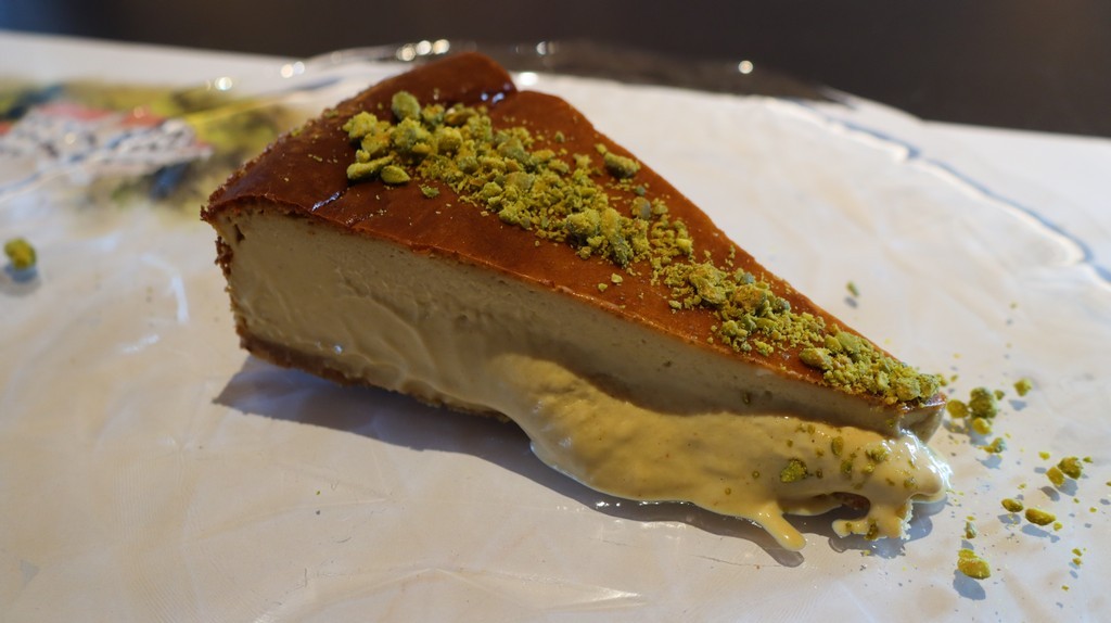 tarta de queso y pistacho.