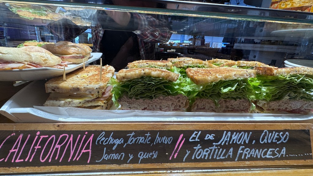 Sandwich California en el Hostel & Co