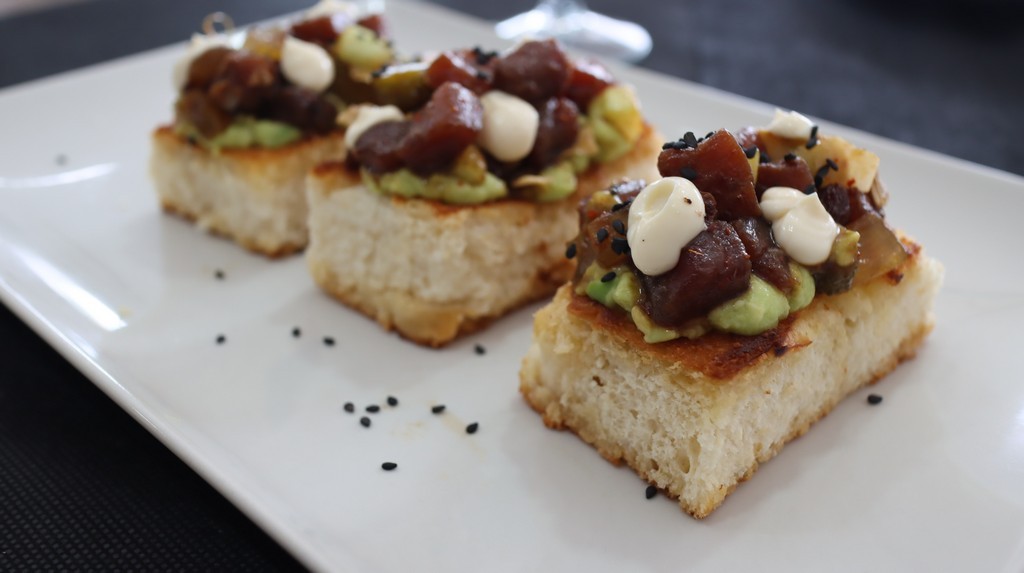 Tosta de tartar de atún Dos Rios