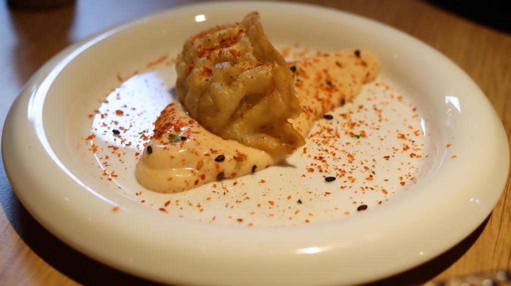 gyoza de cerdo con mayonesa de kimchi